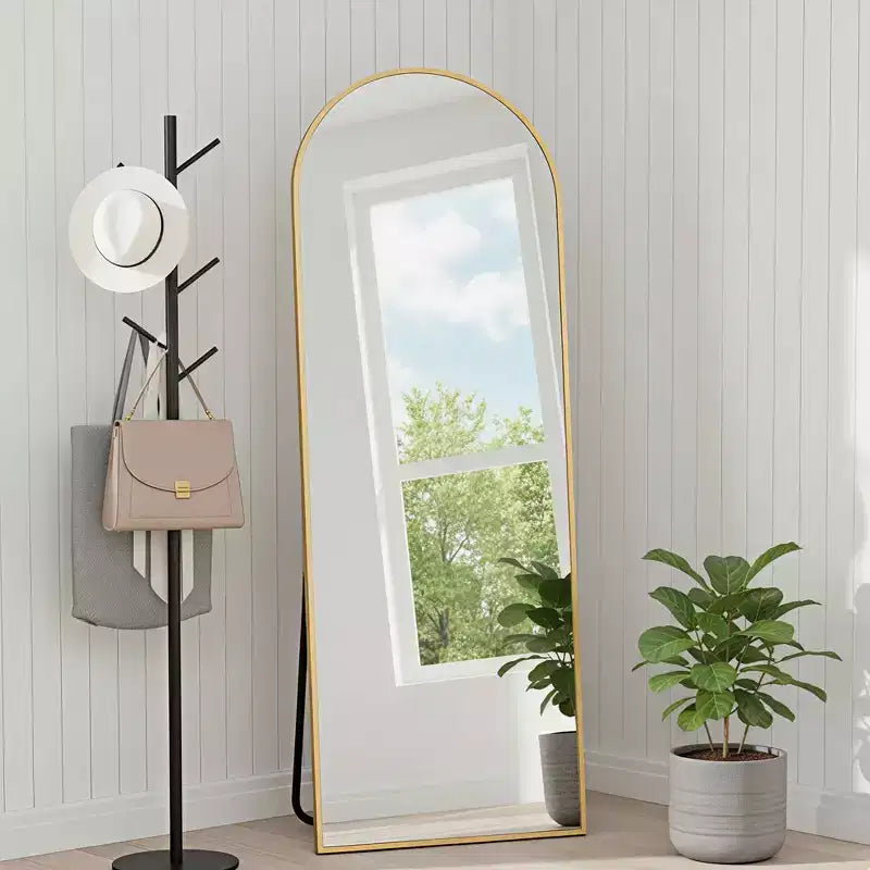 Specchio a figura intera ad arco dorato, 145×50 cm, cornice in alluminio, con supporto