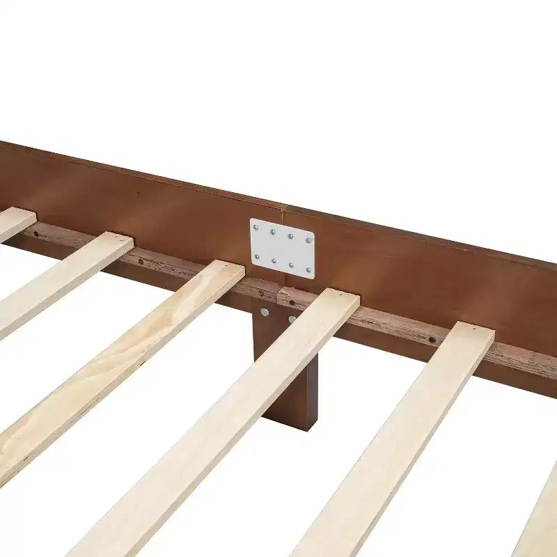 Letto matrimoniale Queen in legno naturale con testiera in rattan, 2 persone