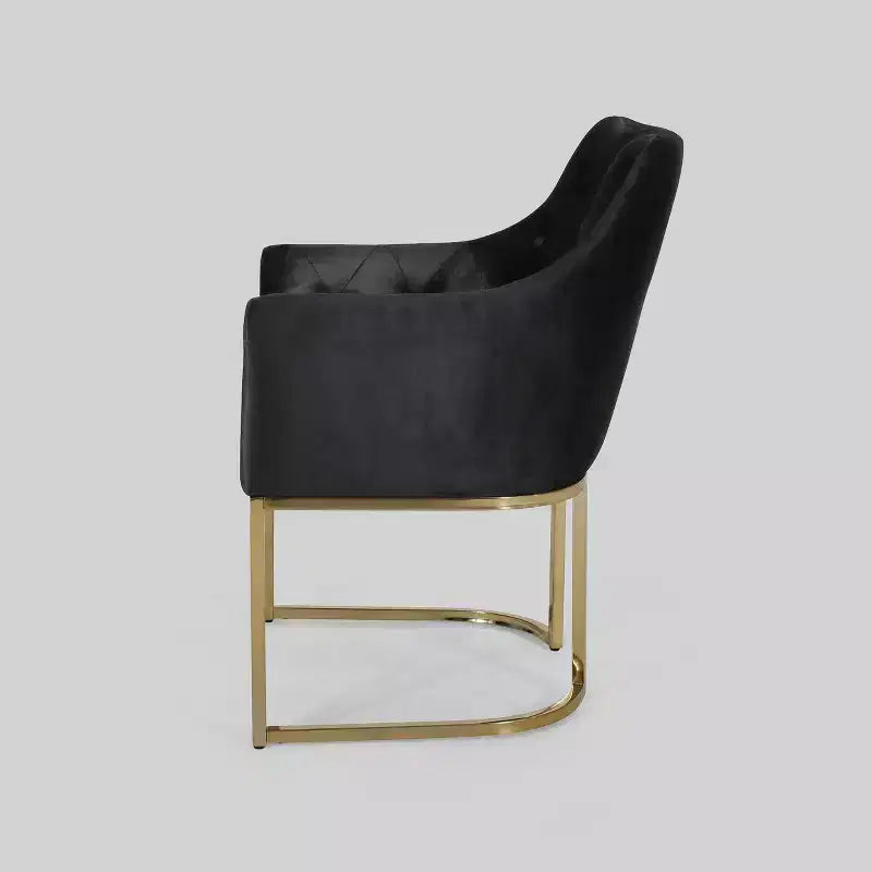 Poltrona di design con gambe dorate, in velluto nero con motivo trapuntato – 1 posto